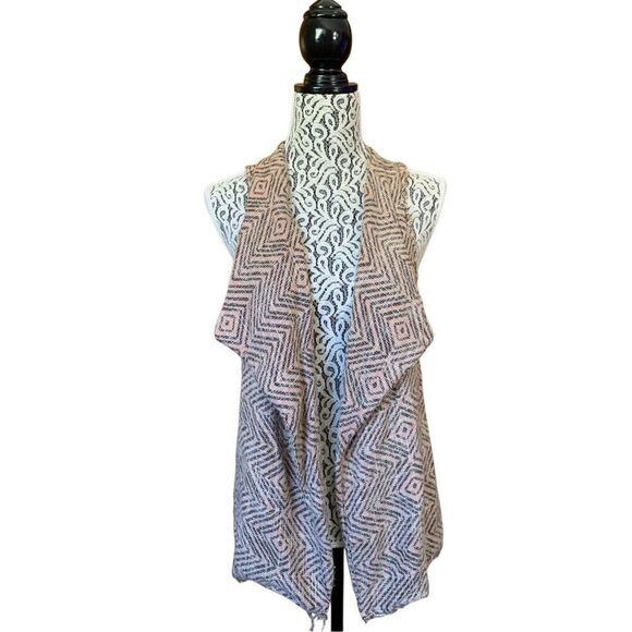 FARM Rio Textured Distressed Boho Vest Pink, Black Size S - Picture 1 of 11
